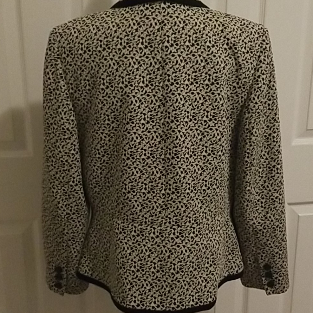Jacket - Picture 4 of 4